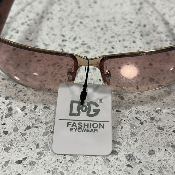 NWT DG FASHION SUNGLASSES WOMENS GOLD BROWN RIMLESS FRAME ROSE LENSES NOSE PADS - Picture 5 of 9